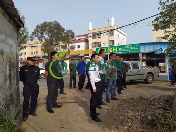 大良黨工委書記、順控環(huán)保水務總經(jīng)理一行視察黑臭水體治理工作(圖1)